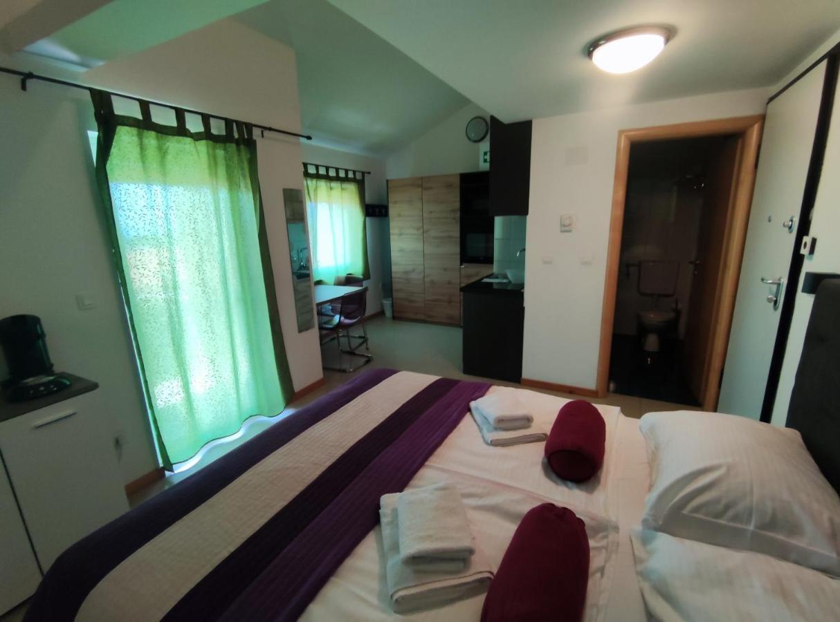 Panorama Sunset Apartments Đảo Đảo Cres Ngoại thất bức ảnh
