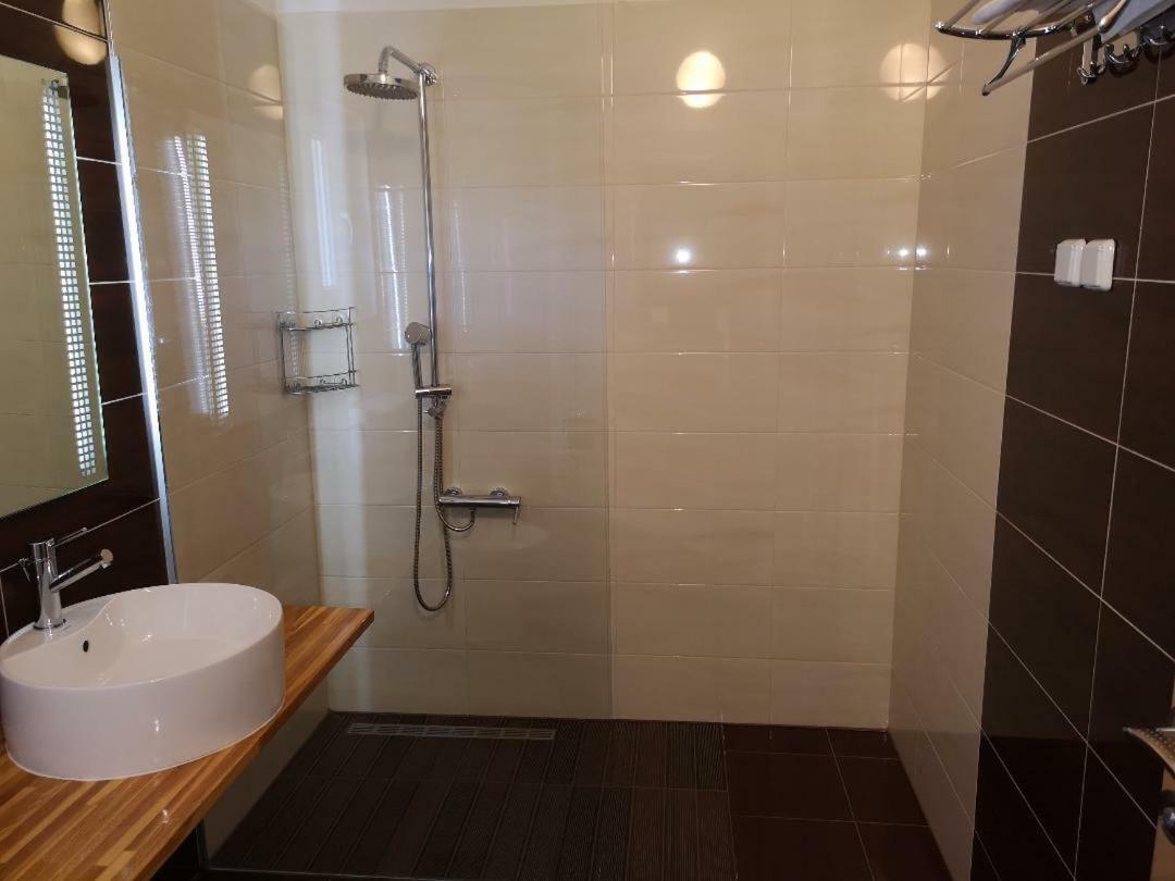 Panorama Sunset Apartments Đảo Đảo Cres Ngoại thất bức ảnh